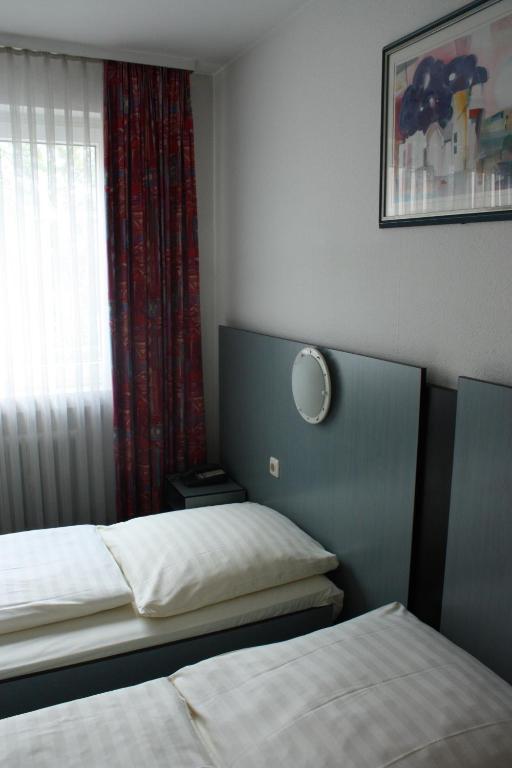 Hotel Diplomat Frankfurt am Main Ruang foto